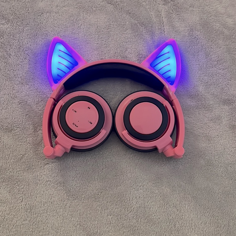 Glowing cat ear Bluetooth headphones